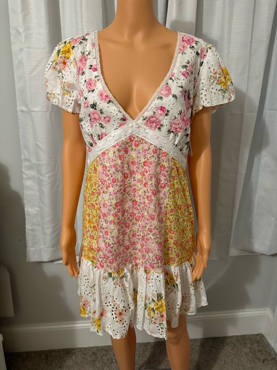 Altar'd State Dresses & Skirts - Pretty Altar'd State size XL white multi color floral eyelet short sleeve dress